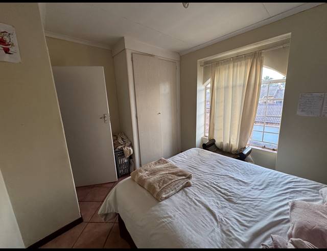 2 BEDROOM APARTMENT FOR SALE IN MOOIKLOOF RIDGE